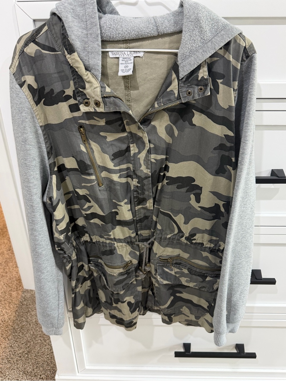 Women's Sabrina Lauren Camo Anorak Jacket with Gray Hoodie Sleeves 2X